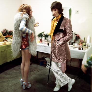 Mick Jagger & Rose Taylor backstage,1972